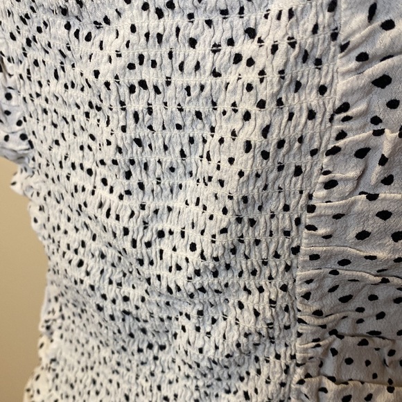 💖 2/$25 H&M Polka Dot Drawstring Blouse - Picture 6 of 7